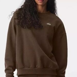 NWT ALO Yoga ACCOLADE round neck 3D Chrome logo pullover Sweatshirt